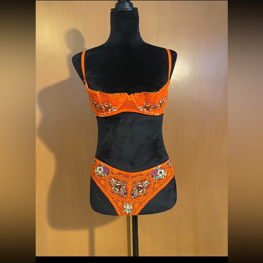 Savage X Fenty by Rihanna orange floral lace bra & underwear set (2) NEVER WORN